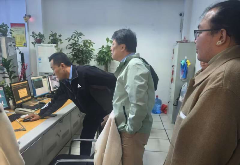 Malaysia customer visit our factory.